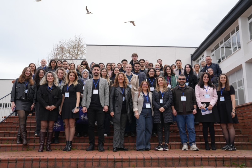 <p>Y&uuml;ksekokulumuz Ev Sahipliğinde FOAI-16 Forumu Başarıyla Ger&ccedil;ekleştirildi</p>

<div>&nbsp;</div>
